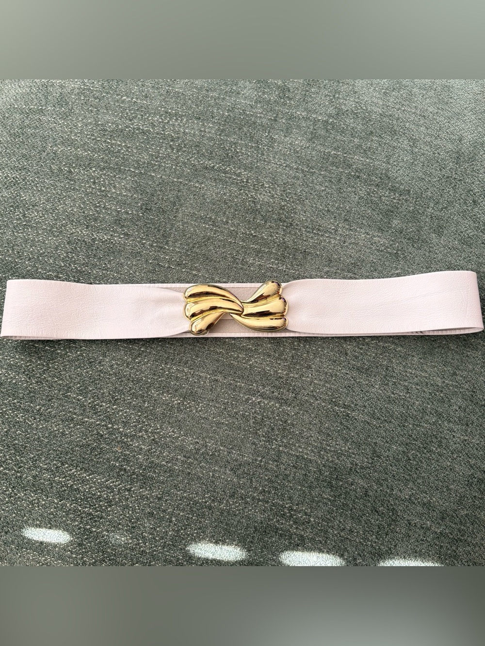 Gianni Bini White Leather Belt with Gold Twist Buckle